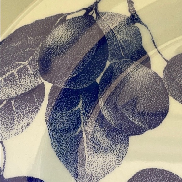 Crate and Barrel Italy Plate Plums Blue White - Picture 7 of 8